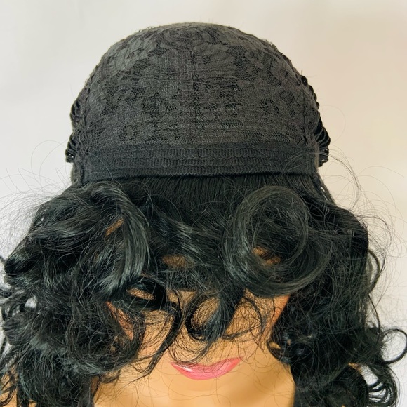 VersaStyle Short Black Synthetic Wig with Vintage Vibes - Picture 2 of 7